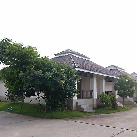 Nakhonratchasima Samsiri Resort Korat מראה חיצוני תמונה